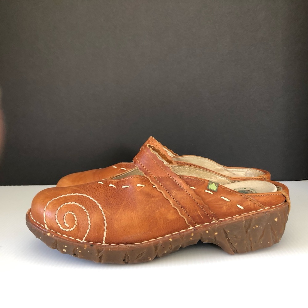 El Naturalista Women’s Clogs (Tan), Size EU 39 (US 8.5) - Picture 3 of 6
